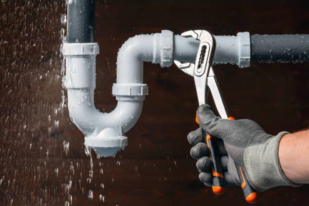 Professional Leak Detection technician working in Clarksville, IN
